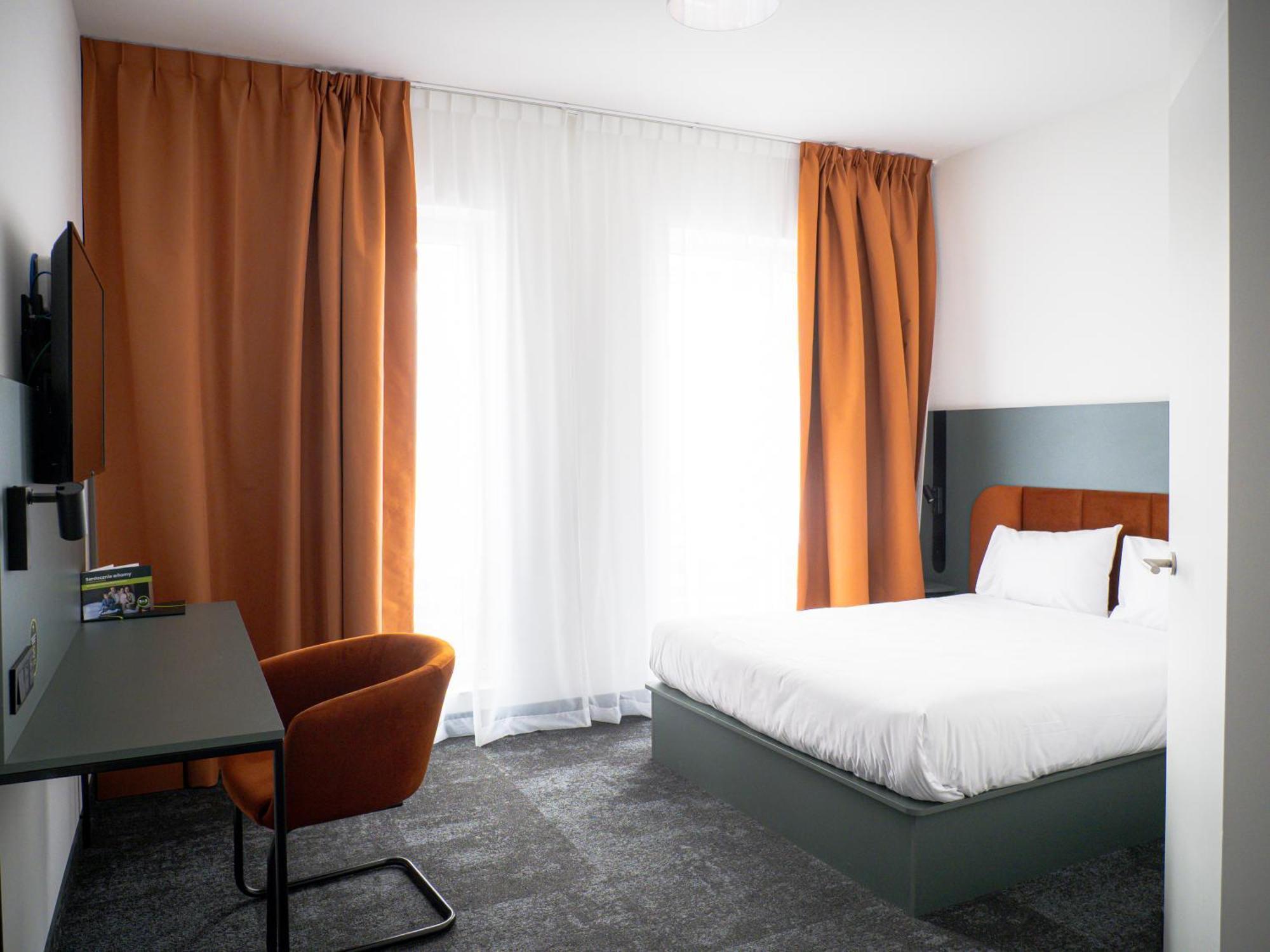 B&B Hotel Leszno 莱什诺 外观 照片