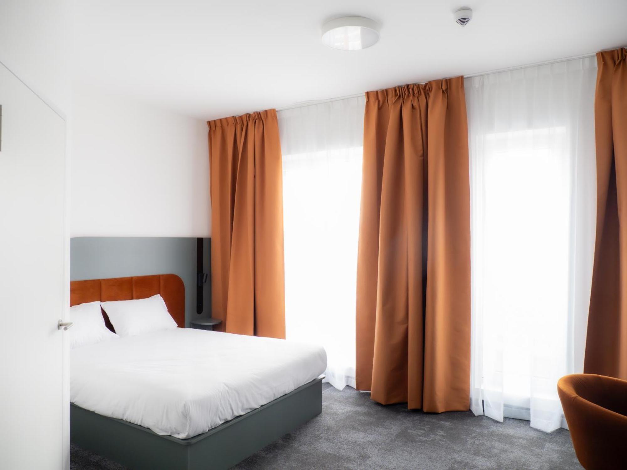 B&B Hotel Leszno 莱什诺 外观 照片