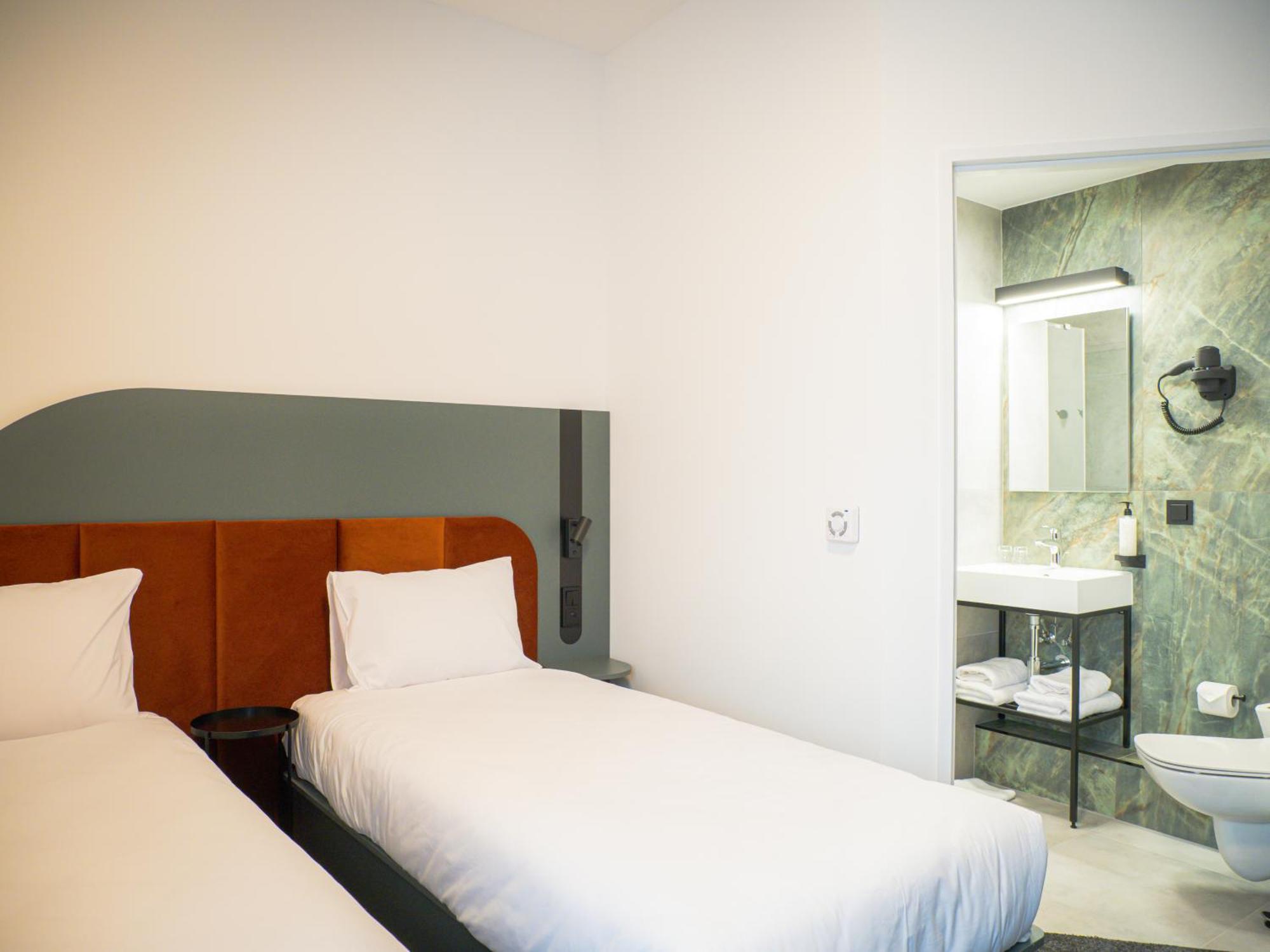 B&B Hotel Leszno 莱什诺 外观 照片