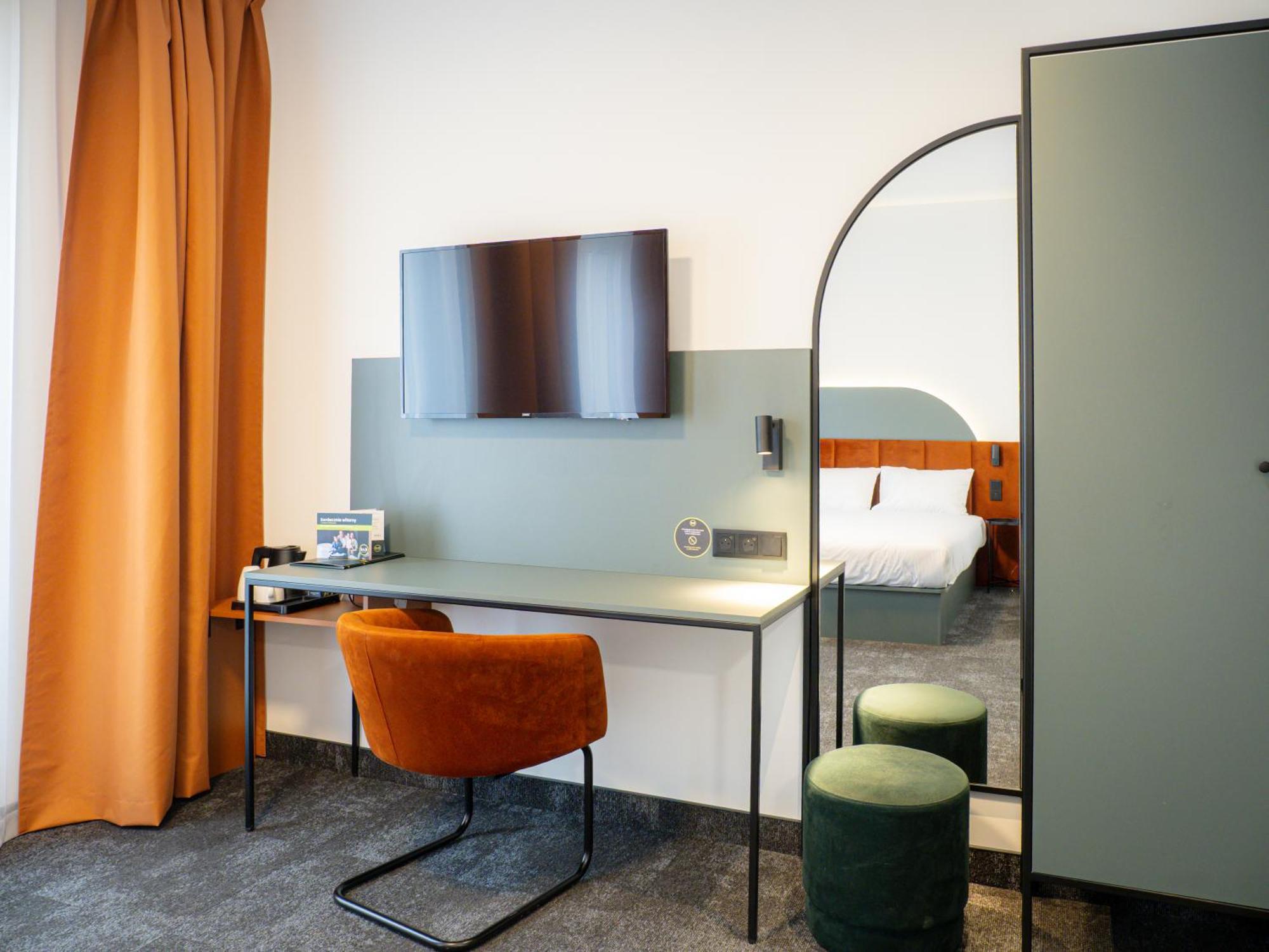 B&B Hotel Leszno 莱什诺 外观 照片